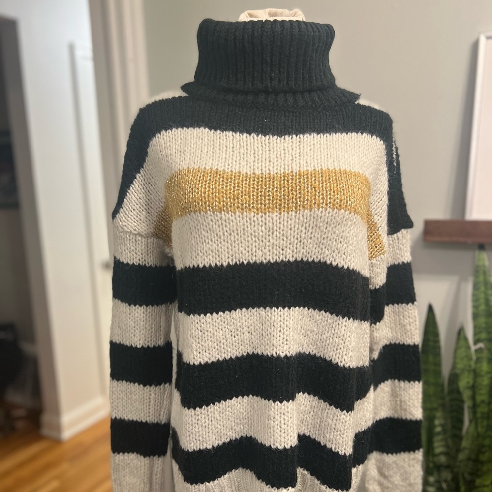 ALLISON JOY HIGH NECK SWEATER SIZE SMALL